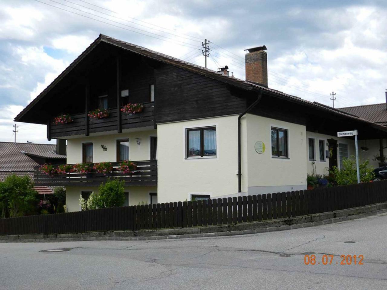 Gaestehaus Schmalzreich Lam Exterior photo