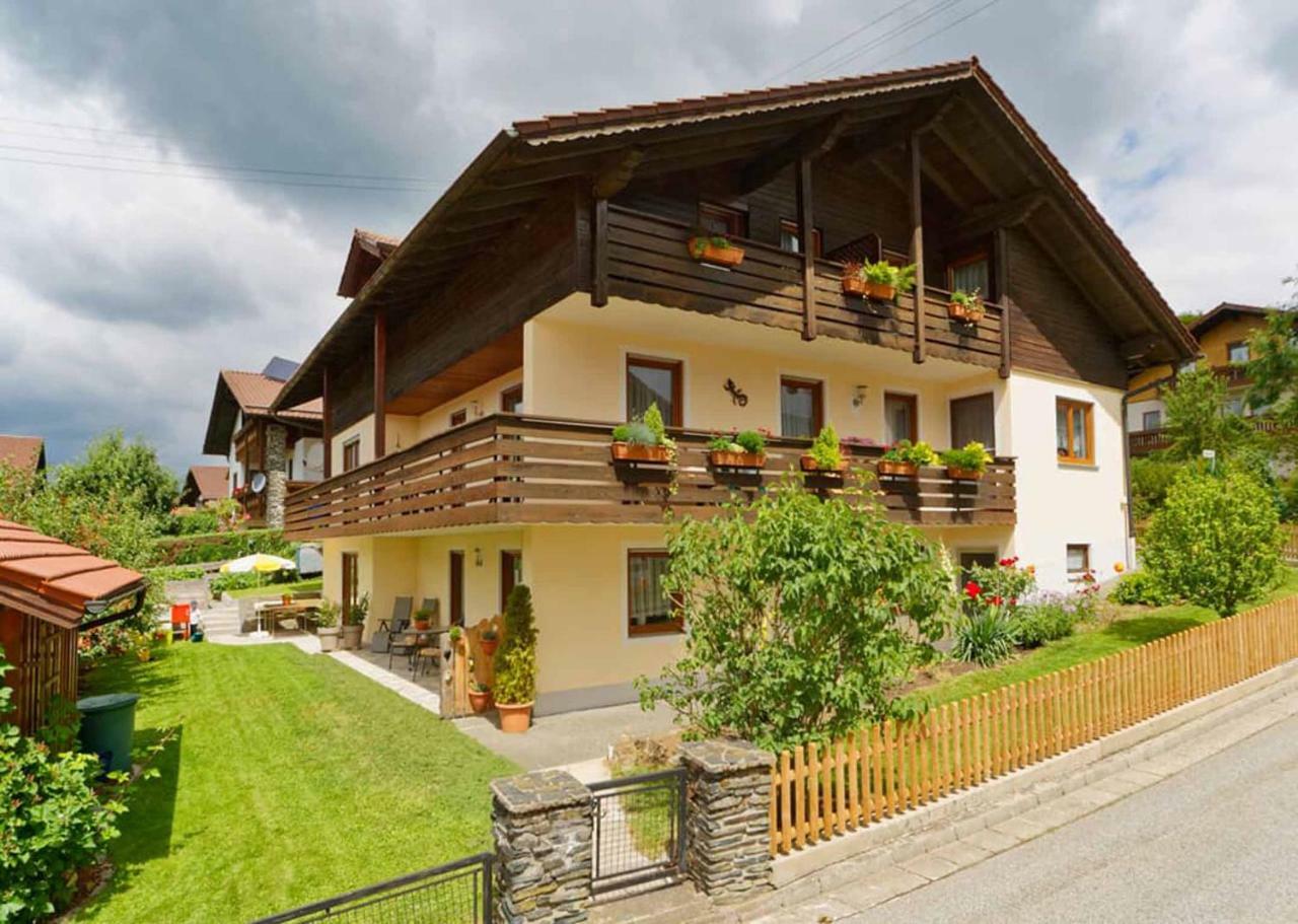 Gaestehaus Schmalzreich Lam Exterior photo